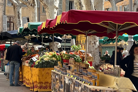 Aix-en-Provence: Between History and City Charm (Walking tour) Aix-en-Provence: between history and the charm of the city.