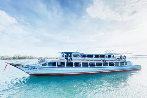 Ko Lanta : Ferry From Ko Lanta to Phuket (Via Ko PhiPhi)