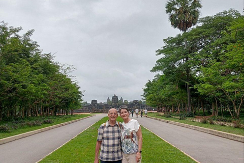 2-Day Phnom Penh to Siem Reap Tour with Angkor Wat Sunrise