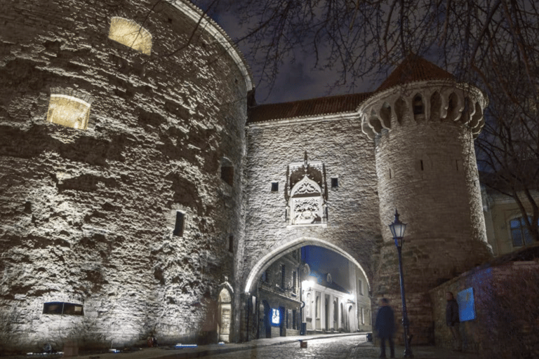Tallinn: Old Town Night Walk with True Crime Stories