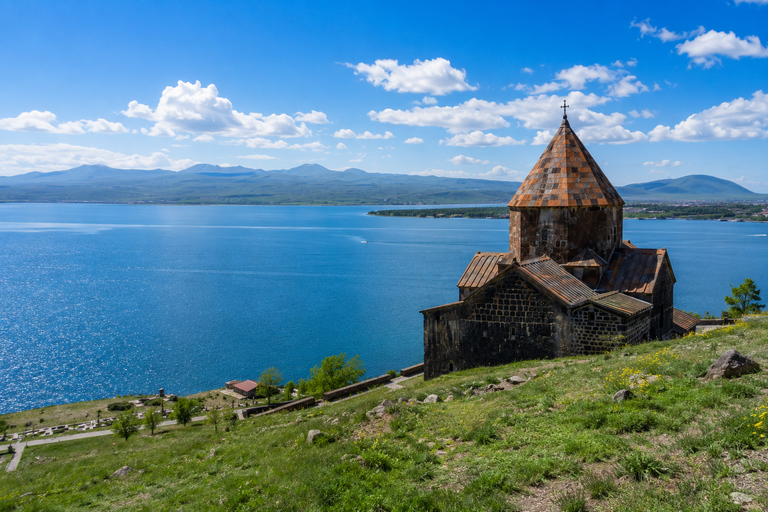 From Tbilisi: Armenia Day Trip with Lake Sevan & Yerevan