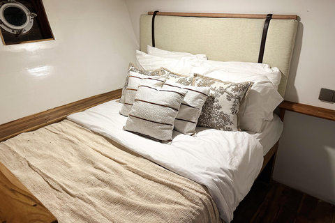 Labuan Bajo: 3-Day Komodo Sailing Tour Studio Cabin + Private Bathroom