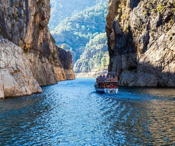 Green Canyon: Boot Tour with Lunch, Soft Drinks, & Transfer