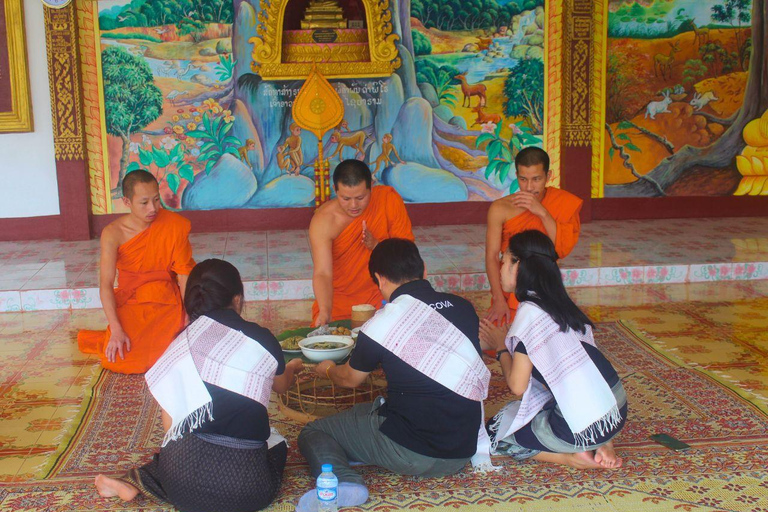 Luang Prabang: Cooking Class, Temple Visit, and Lunch