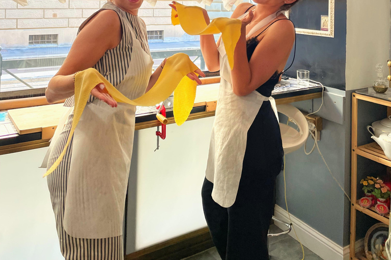 佛罗伦萨：意面制作课程，含晚餐、葡萄酒和... 唱歌！佛罗伦萨：意面制作课程，含晚餐、葡萄酒...还有歌唱！