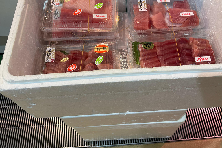 جولة سيرًا على الأقدام في سوق تسوكيجي للأسماك القديم