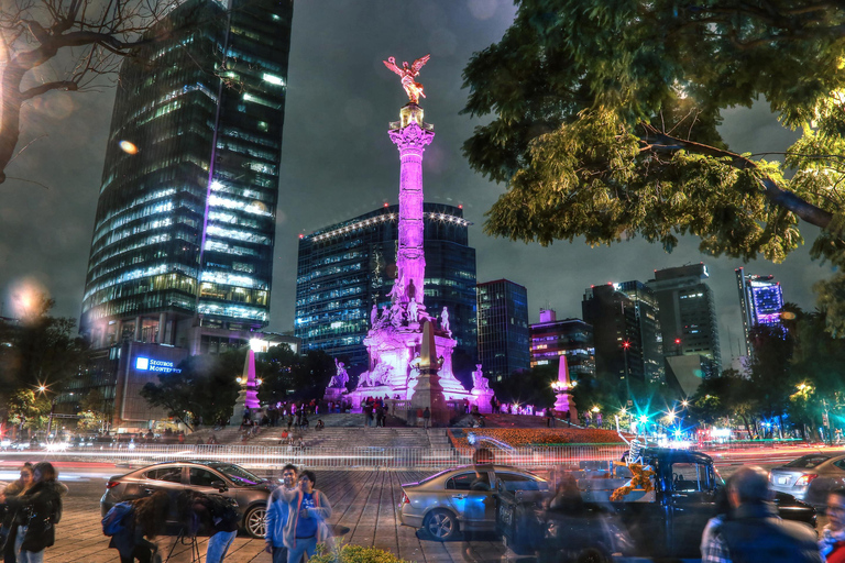 Mexico City - nattlig stadsrundtur Kvällstur i en dubbeldäckad bussNattvandring i Mexico City