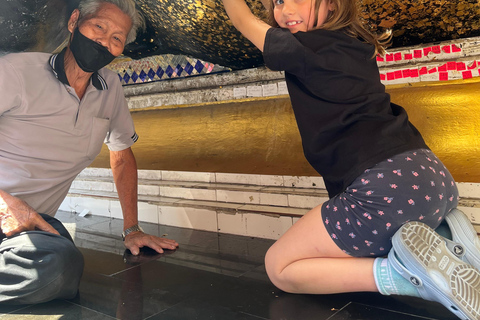 Bangkok: Longtail Boat and Tuk tuk Tour with Temple Visit Authentic longtail boat with temple visit tour