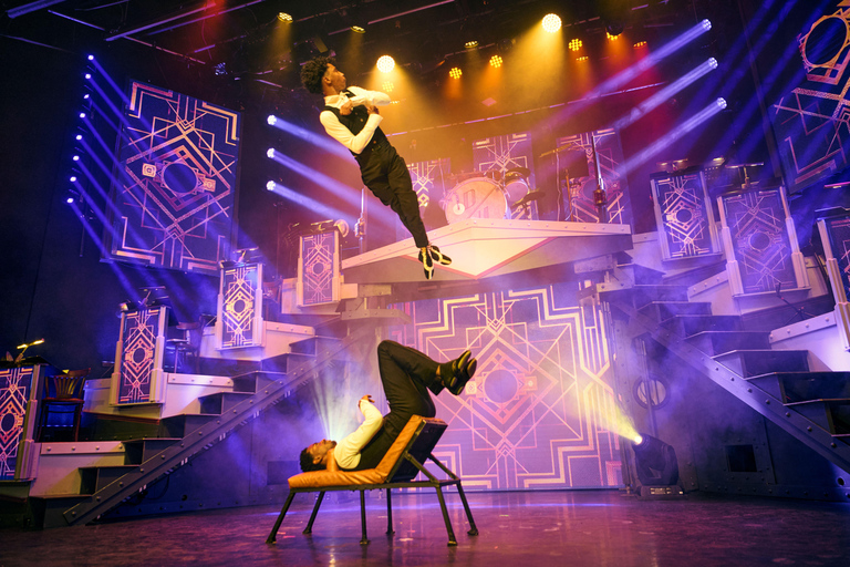 Berlin: “AHOI” – Swing * Dinner * Acrobatics – Variety Show Show & Dine - "Maritime Elegance" - Grilled sea bream fillet