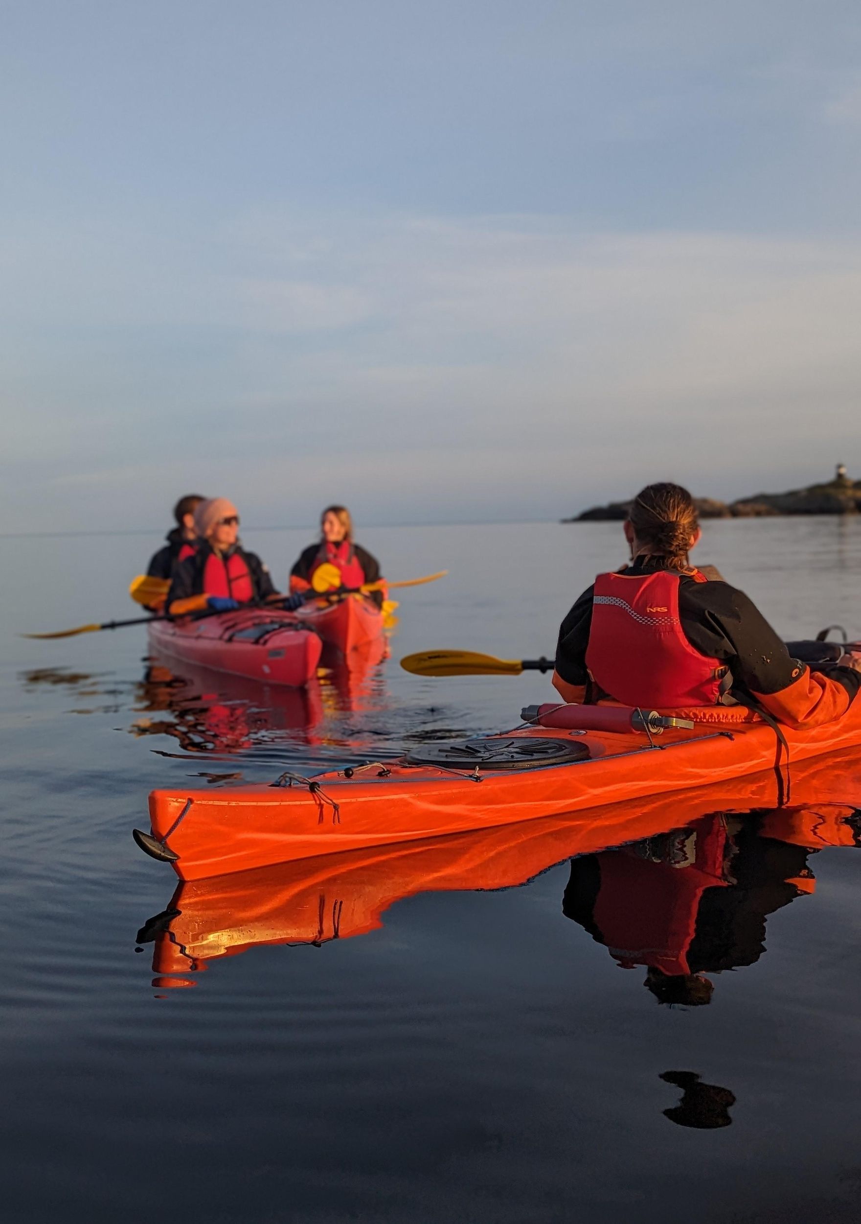 Lofoten: Kajak-Tour in der Mitternachtssonne im Reinefjord