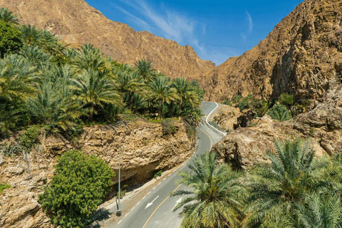 Sharjah: Souqs & Malls Shopping Tour with Hotel Pickup