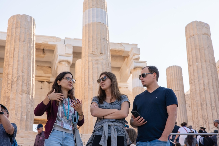 Ateny: Wycieczka z przewodnikiem po Akropolu z biletem wstępuWycieczka w małej grupie po angielsku