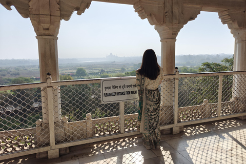 Taj Mahal Sunrise Skip-the-Line Express Entry Ticket & Guide Agra: Taj Mahal Tour with Private Guide Only