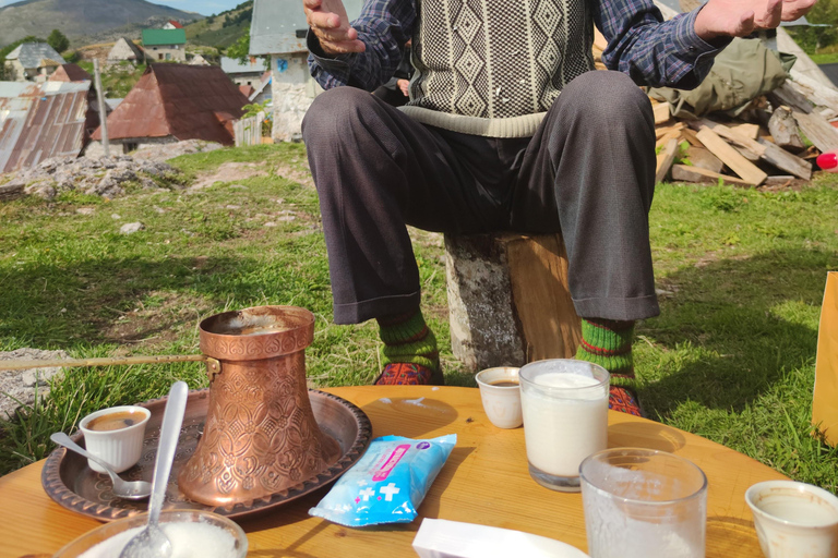 Sarajevo: Highlands Path Guided Hike with Lunch