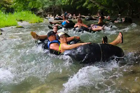 Blue Hole, Secret Falls, River Tubing och Dunn's River Falls