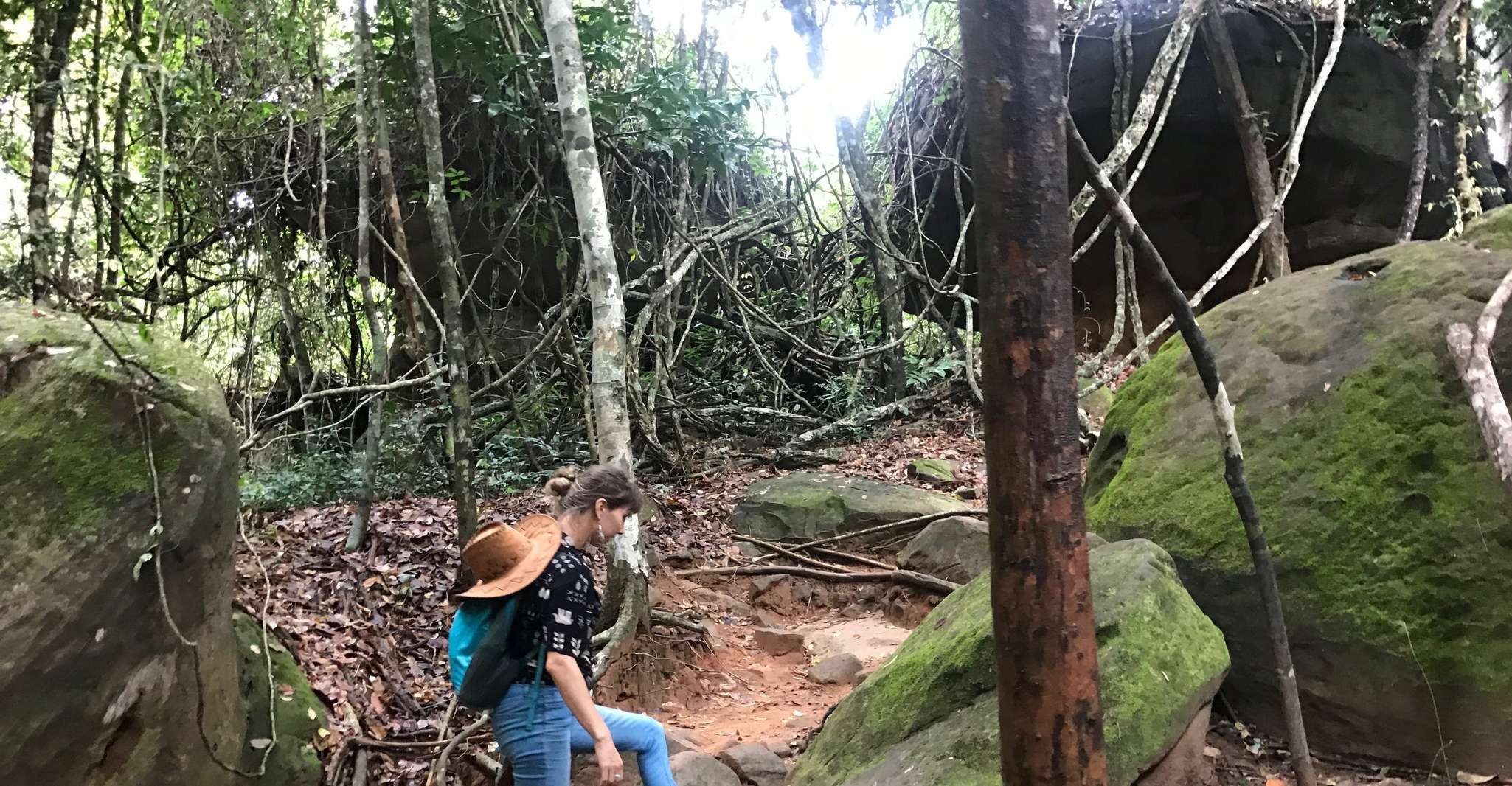 Trekking, Hiking to Kbal Spean and Banteay Srei Private Tour - Hizvo
