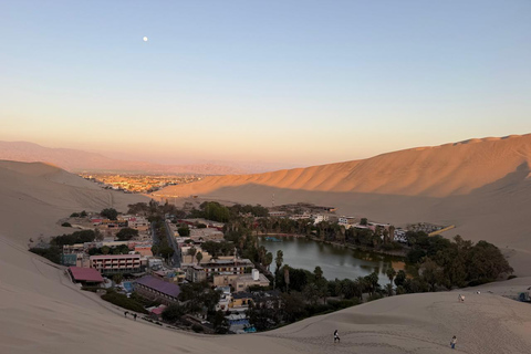 Huacachina: Hike to the top and enjoy sandboarding at sunset