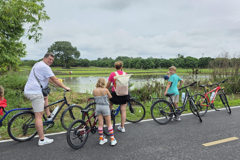 جولة شيانغ ماي بالدراجة: في ريف لانا مع مرشدرحلة ركوب الدراجات المشتركة لاستكشاف ريف لانا