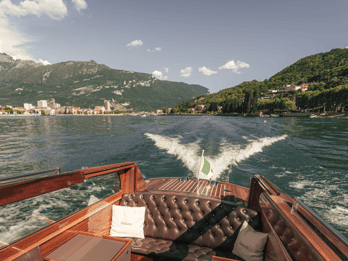 Lecco : tour en bateau partagé au coucher du soleil avec un apéritif au Prosecco