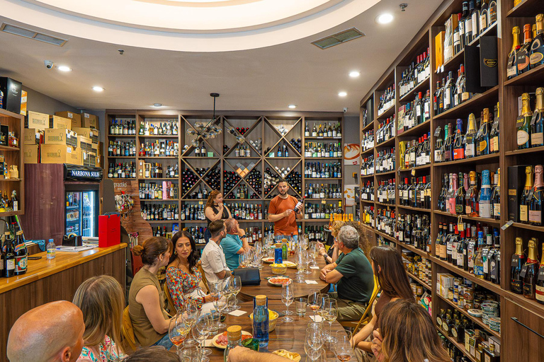 Malaga: Spanish Wine Tasting with 5 Wines and Pairing Tapas