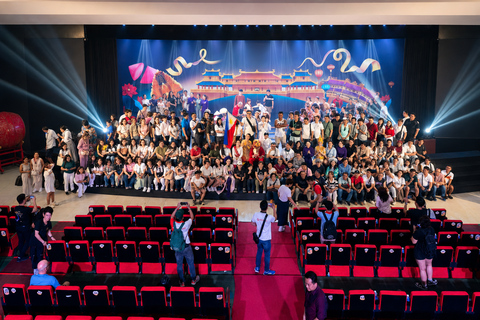 Da Nang: Heritage Show & Mi Quang Show with Noodle Tasting From Hoi An: Heritage Show & Hotel Transfer