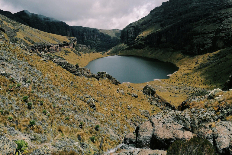 MT KENYA: 4 DAGEN, 3 NACHTEN WANDELEN & BERGBEKLIMMEN