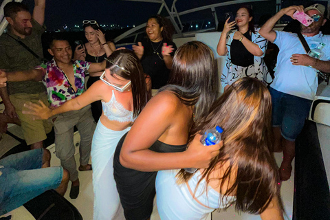 Carthagène : visite de la baie avec open bar, coucher de soleil et discothèqueCarthagène : excursion dans la baie avec open bar, coucher de soleil et soirée disco