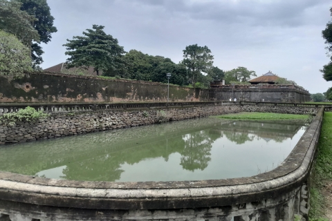 Hue: Walking tour to Imperial City and Dong Ba Market