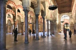 Von Sevilla aus: Ganztagestour nach Córdoba mit Tickets inklusive