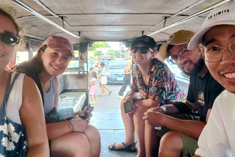 سيبو: جولة طعام في سوق الكربون وحانات مع جولة بسيارة جيبنيسيبو: جولة طعام في سوق الكربون وحانات مع ر