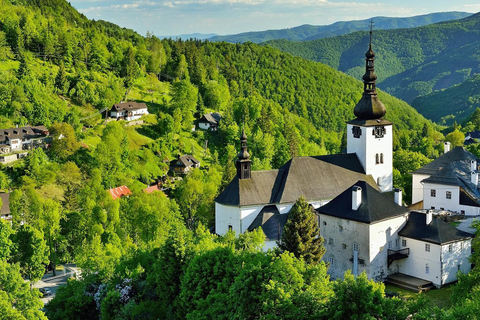 Desde Bratislava: Círculo Dorado Eslovaco - Tour guiado de un díaTour privado del Círculo Dorado