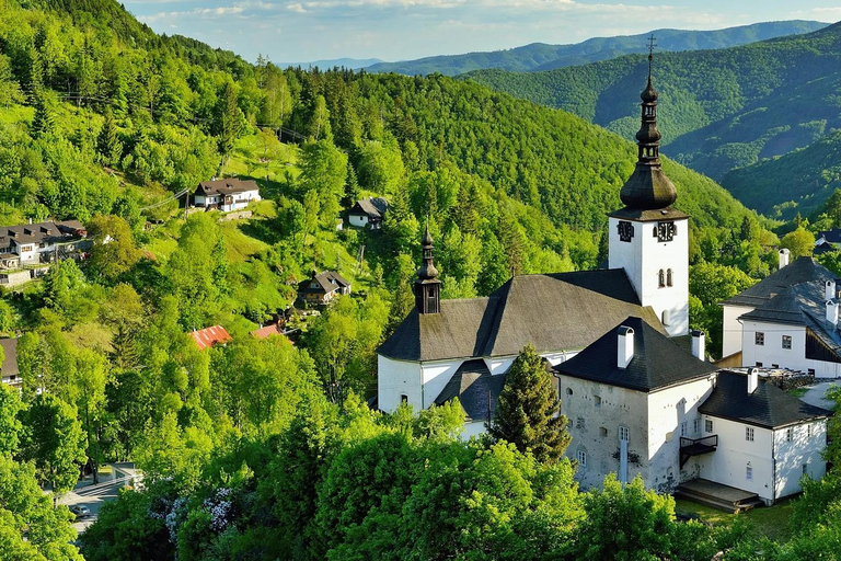 Desde Bratislava: Círculo Dorado Eslovaco - Tour guiado de un díaTour privado del Círculo Dorado