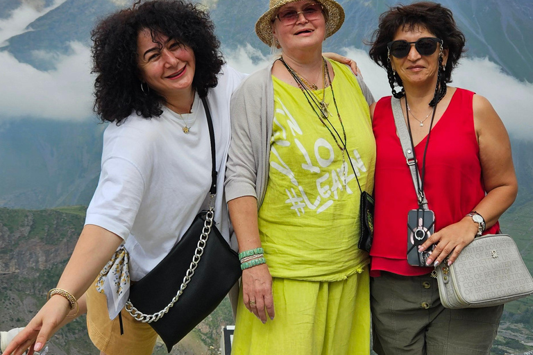 Tbilisi: Kazbegi Group Tour with Khinkali Cooking Class