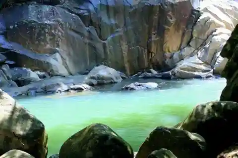 Desde Nha Trang : Tour de medio día a la Cascada de Ba Ho VIP