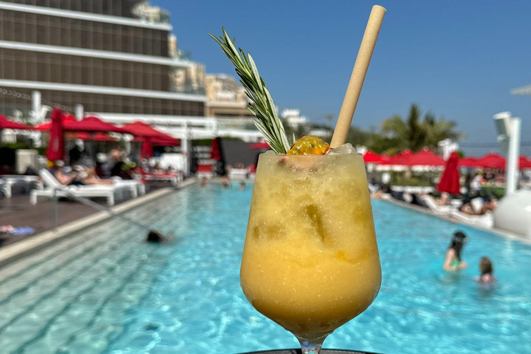 Dubai: Beach Day on the Palm with Skyline Views VIP Cabana