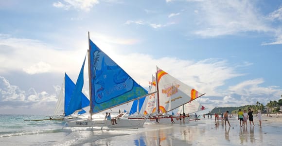 Boracay: Sunset Paraw Sailing Trip