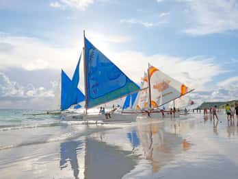 Boracay: Sunset Paraw Sailing Trip with Photos