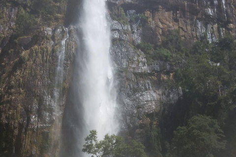Ella : excursion d&#039;une journée tout compris aux cascades de Diyaluma et RavanaElla : Excursion d&#039;une journée tout compris aux chutes de Diyaluma et Ravana