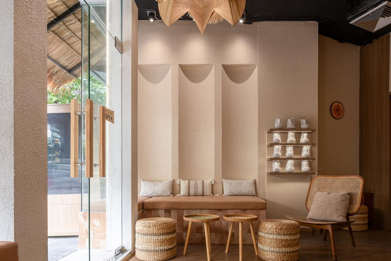 Bangkok: ThaiThai Massage near BTS Asok (Sukhumvit 25) Coconut Aromatherapy Oil Massage (90 Min)
