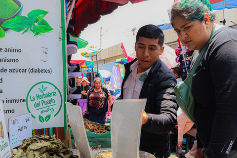 Lima: Gamarra Walking Tour with Witches' Market Visit