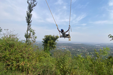 Aventura de natación y columpio en la cascada de Arusha, de Kingstone Asilia