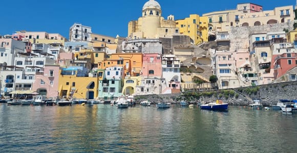Procida: Private Bootstour mit Meerblick und Schnorcheln