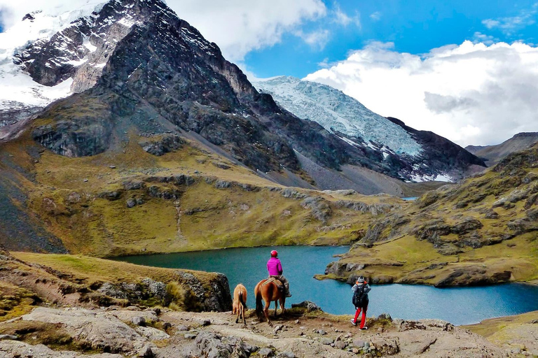 Cusco: 7 Lagoons of Ausangate Hiking Day Trip with Lunch
