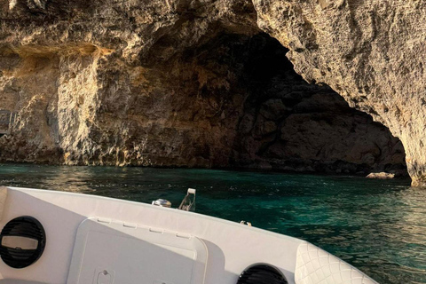 Comino: Blue & Crystal Lagoon Private Boat with Snorkeling