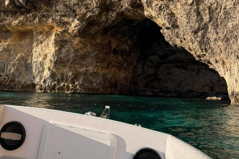 Comino: Blue & Crystal Lagoon Private Boat with Snorkeling
