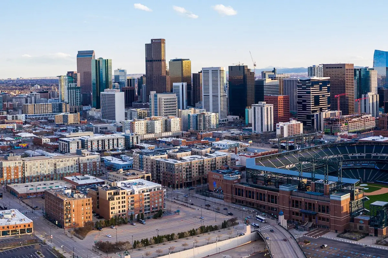 Denver: DEN Airport Private Transfer to/from Denver Downtown Arrival: DEN Airport to hotel in Denver city center