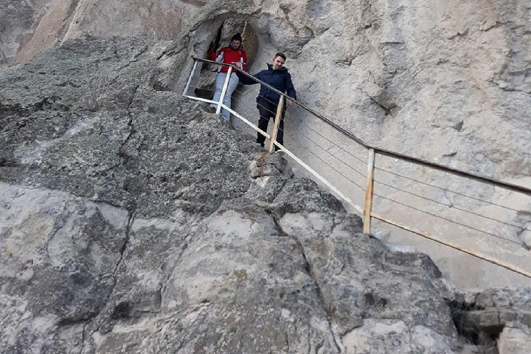 Tbilisi: Vardzia Caves, Rabati Castle and Borjomi Day Trip