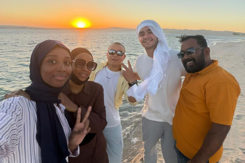 Doha : Private Sunset Desert Safari with Dinner at 4 Star