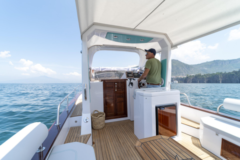 Excursion en bateau privé d'une journée à Capri au départ d'Amalfi