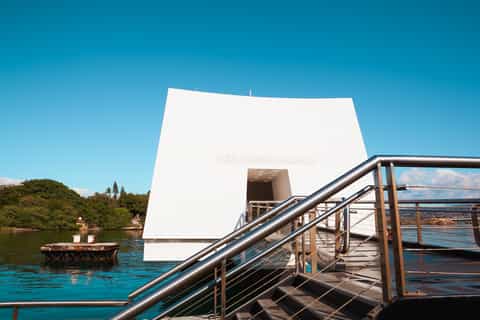 Honolulu: Pearl Harbor, USS Arizona, and City Tour